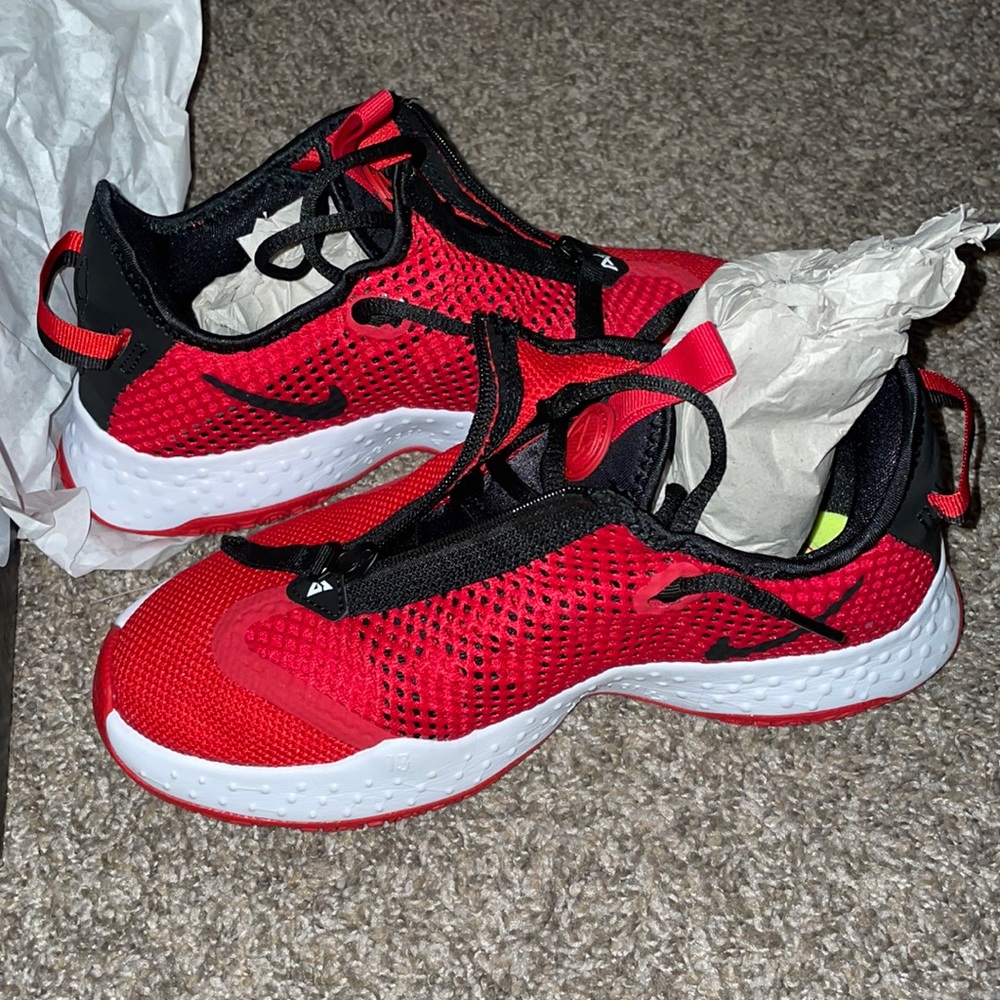 PG4 New in Box. Mens 6